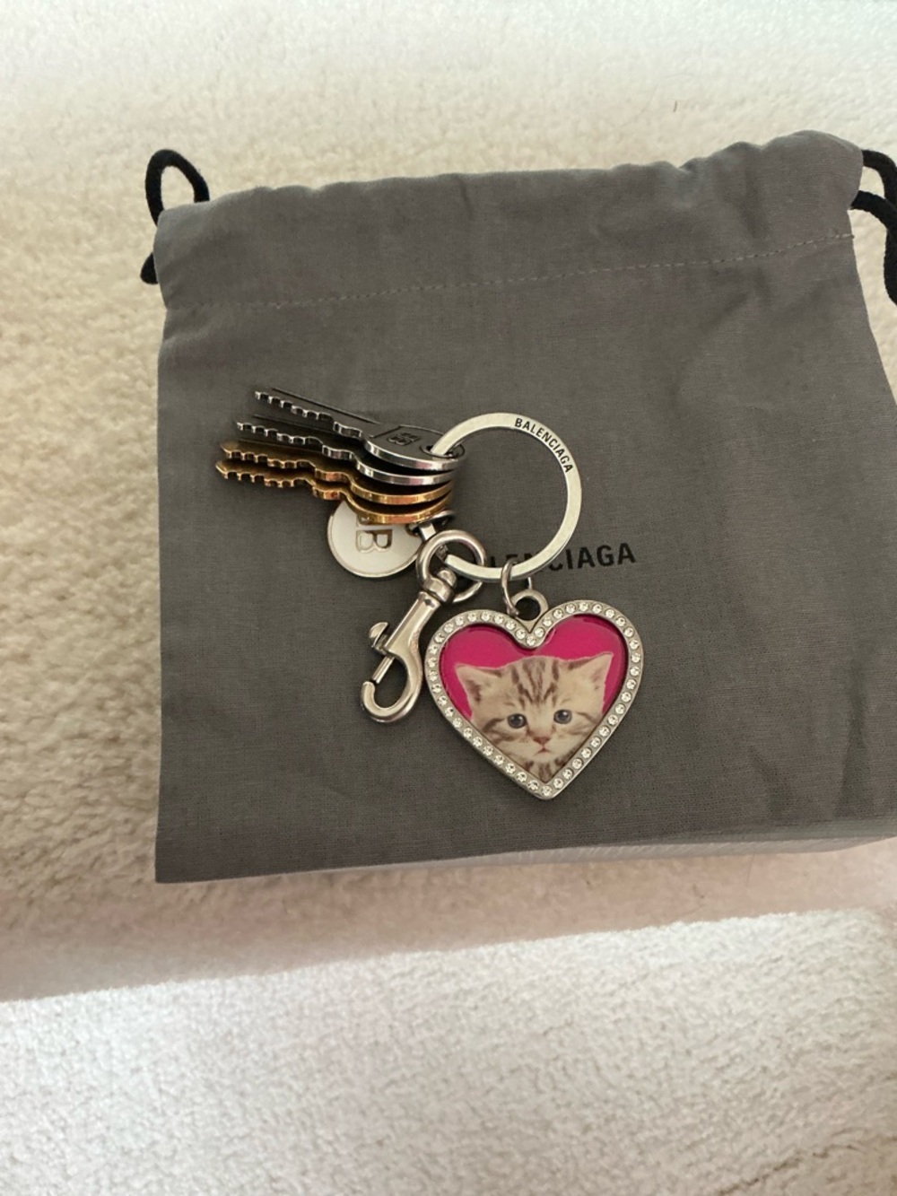 BEAUTIFUL BALENCIAGA HEART CAT EMBELLISHED KEYCHAIN KEYRING BAG CHARM - Picture 13 of 16